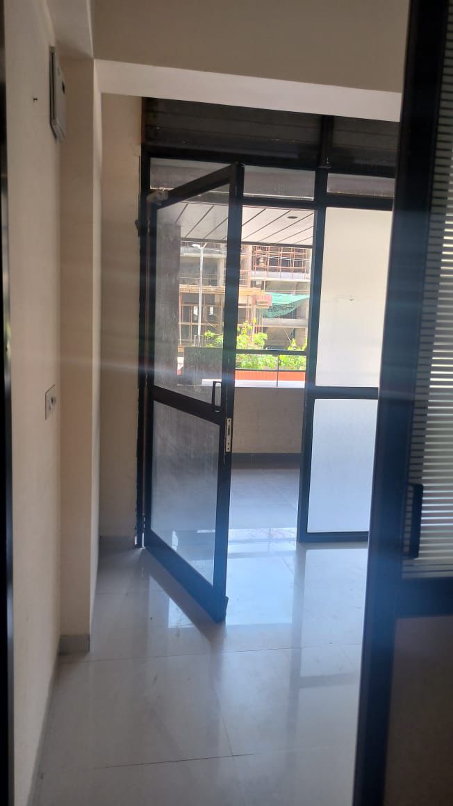 Office 700 Sq. Ft. Commercial Office for Rent in Gota Ahmedabad - Media 5