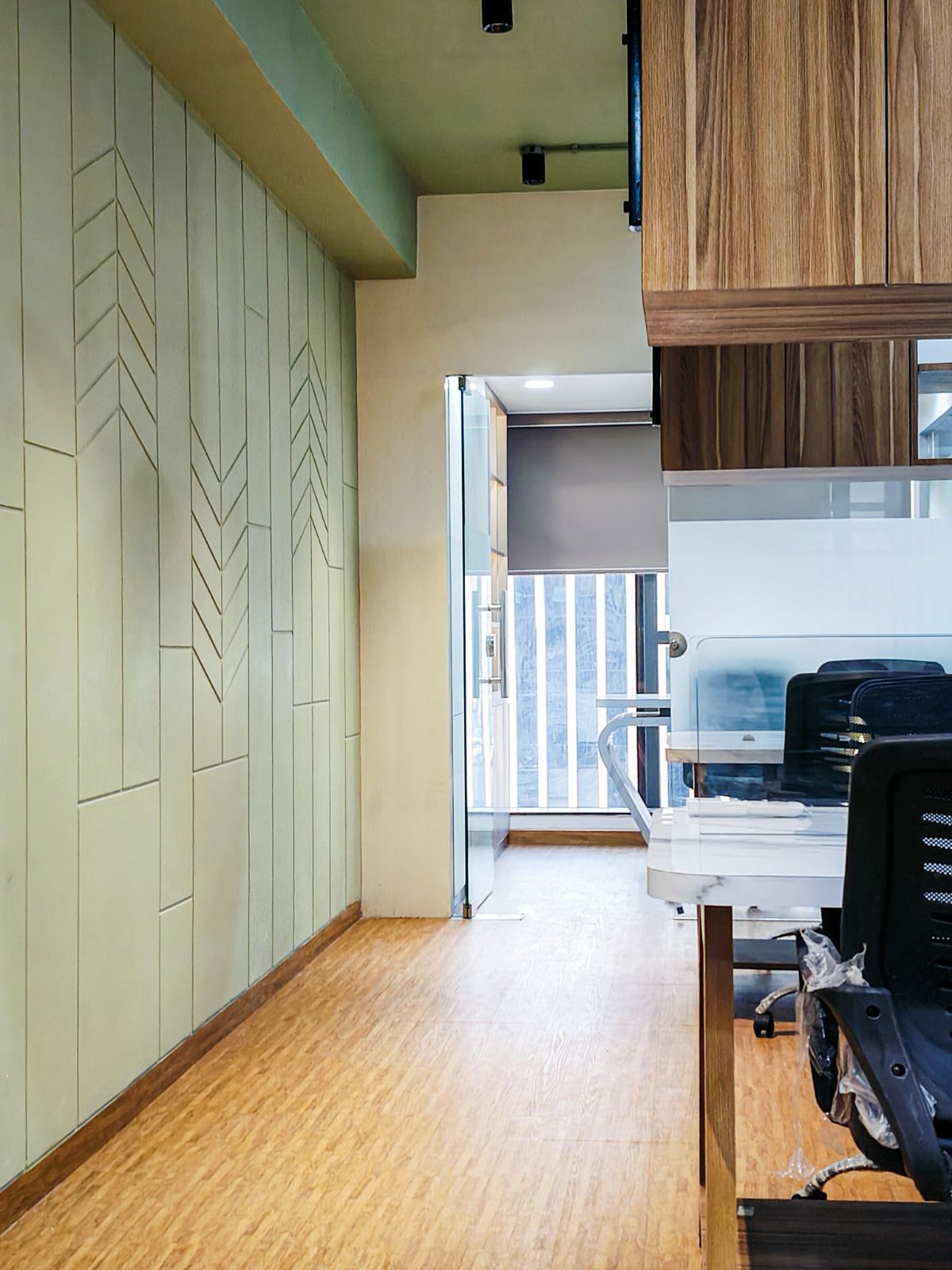Office 958 Sq. Ft. Commercial Office for Rent in Shyamal Cross Road Ahmedabad - Media 6