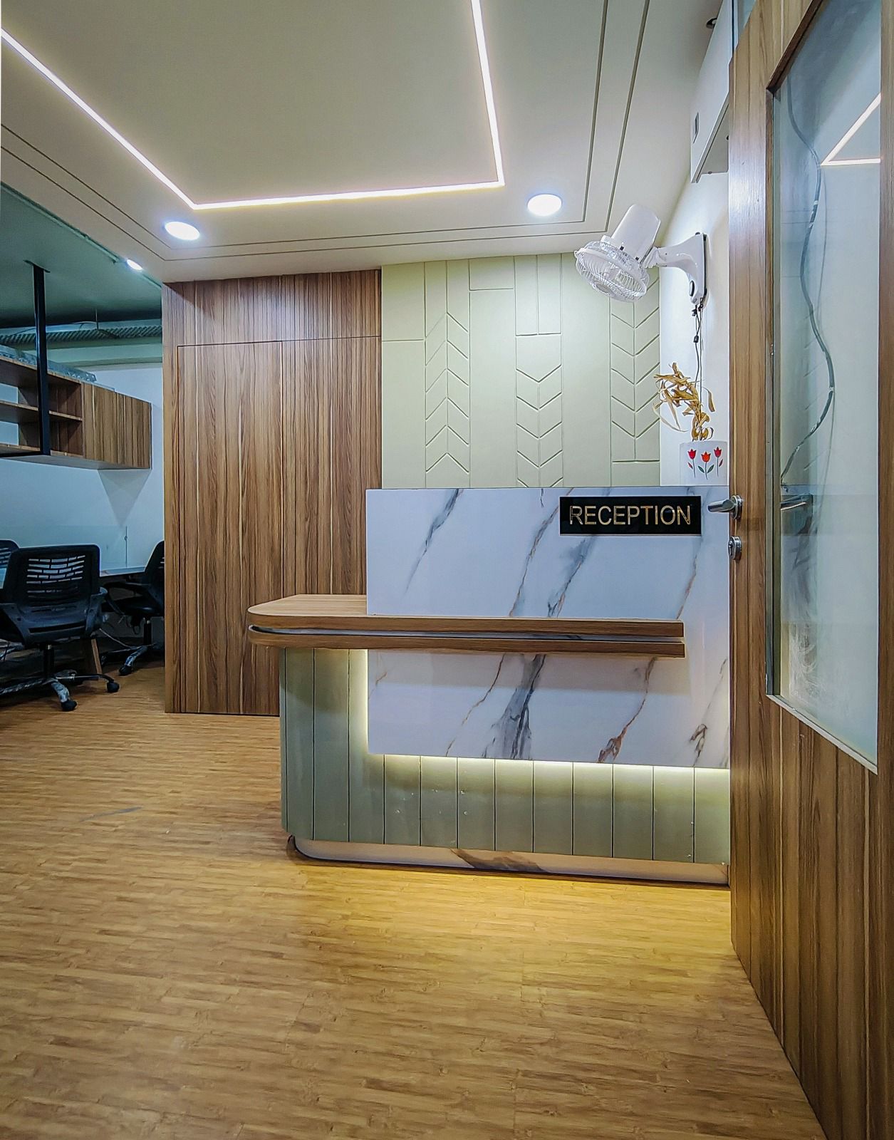 Office 958 Sq. Ft. Commercial Office for Rent in Shyamal Cross Road Ahmedabad - Media 7