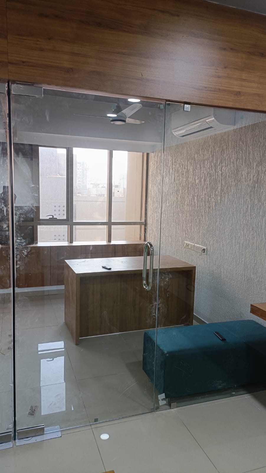 Office 822 Sq. Ft. Commercial Office for Rent in Rajpath Rangoli Road Ahmedabad - Media 2