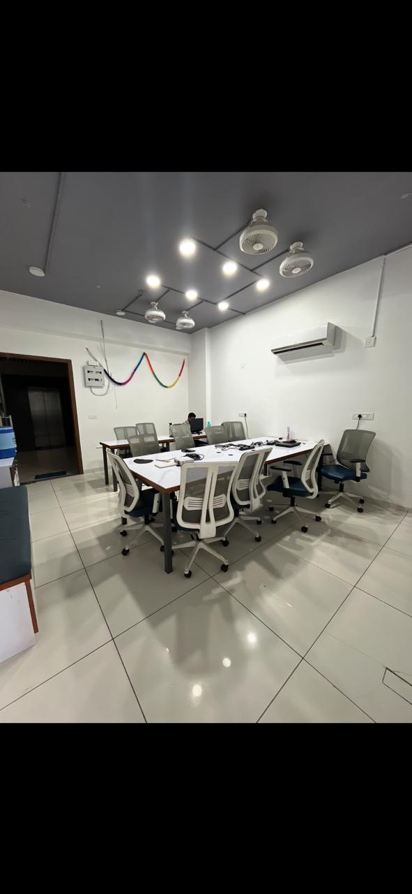 Office 625 Sq. Ft. Commercial Office for Rent in Jagatpur Ahmedabad - Media 2