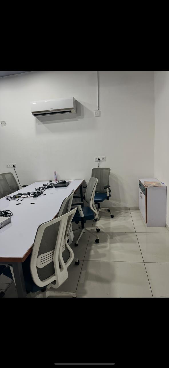 Office 625 Sq. Ft. Commercial Office for Rent in Jagatpur Ahmedabad - Media 3