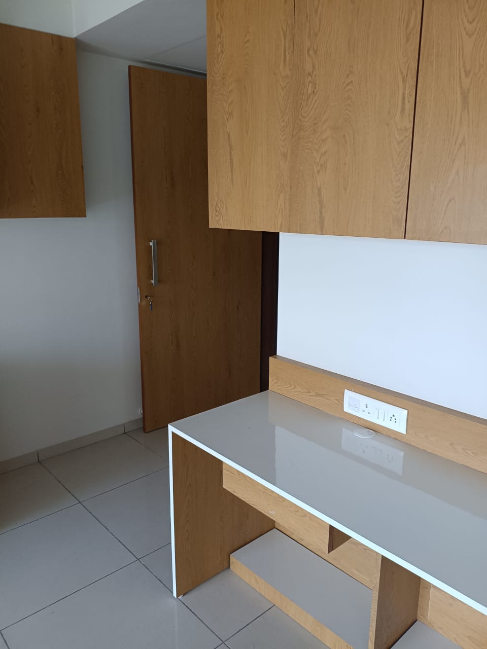 Office 824 Sq. Ft. Commercial Office for Rent in Ambli T Junction Ahmedabad - Media 4