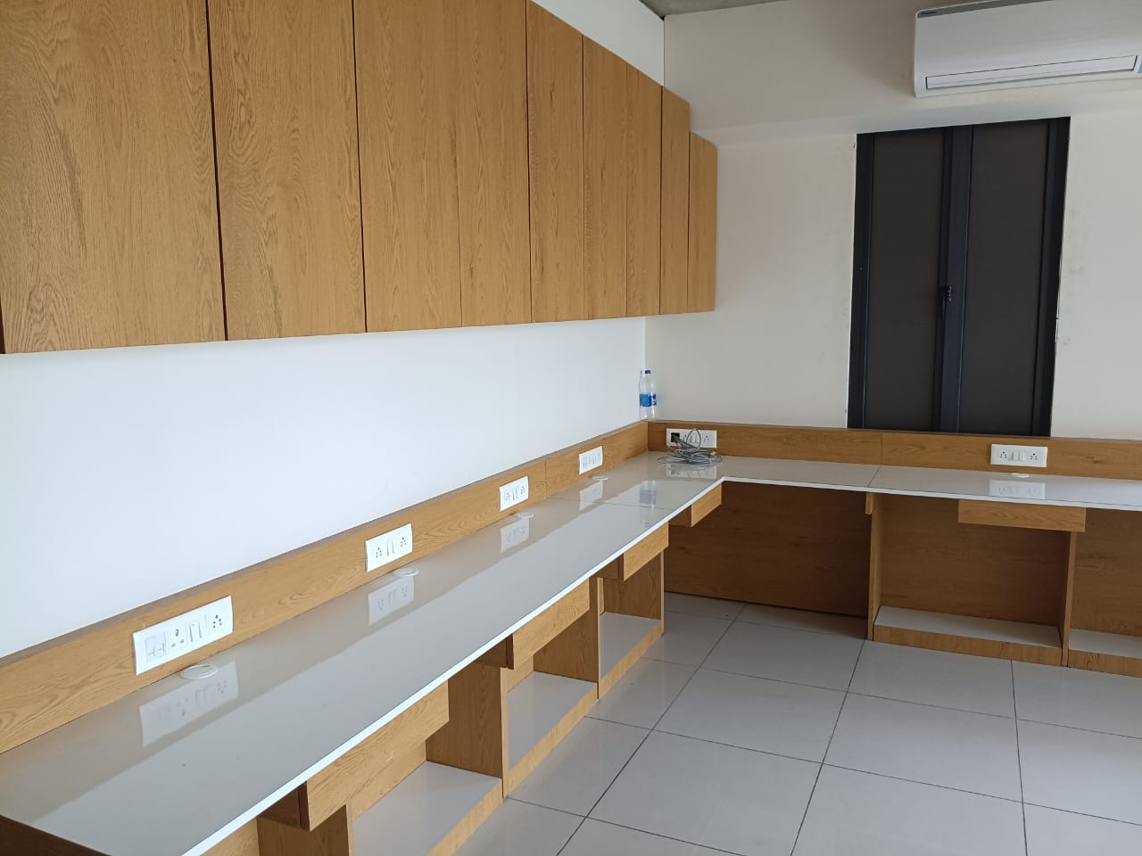 Office 824 Sq. Ft. Commercial Office for Rent in Ambli T Junction Ahmedabad - Media 8