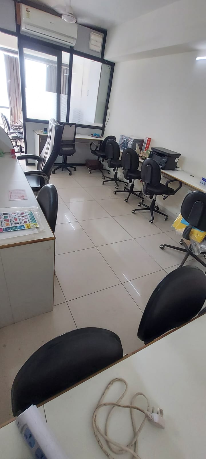 Office 595 Sq. Ft. Commercial Office for Rent in Makarba Ahmedabad - Media 3