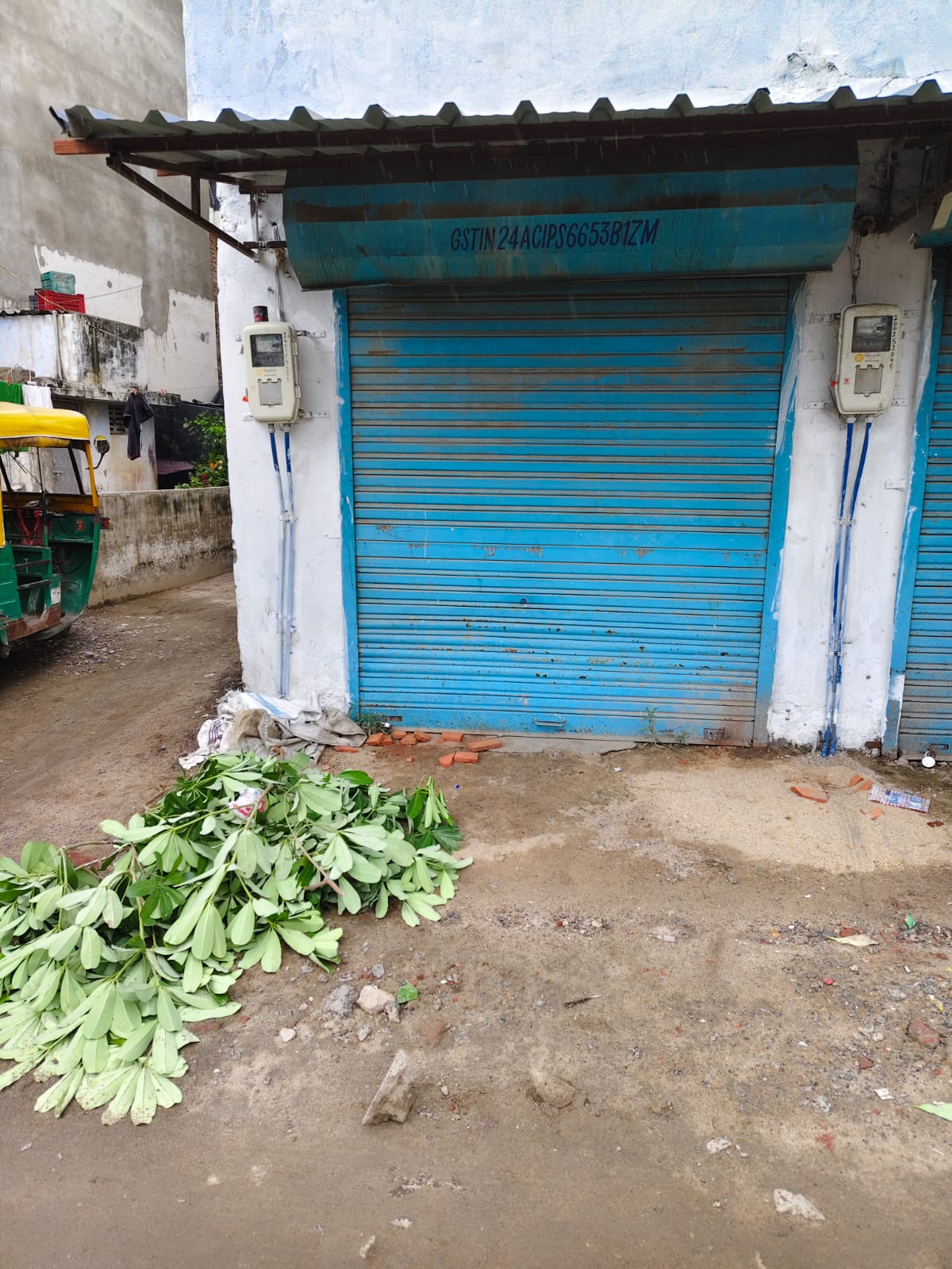 Showroom 800 Sq. Ft. Showroom Ground Floor for Sale in Vejalpur Ahmedabad