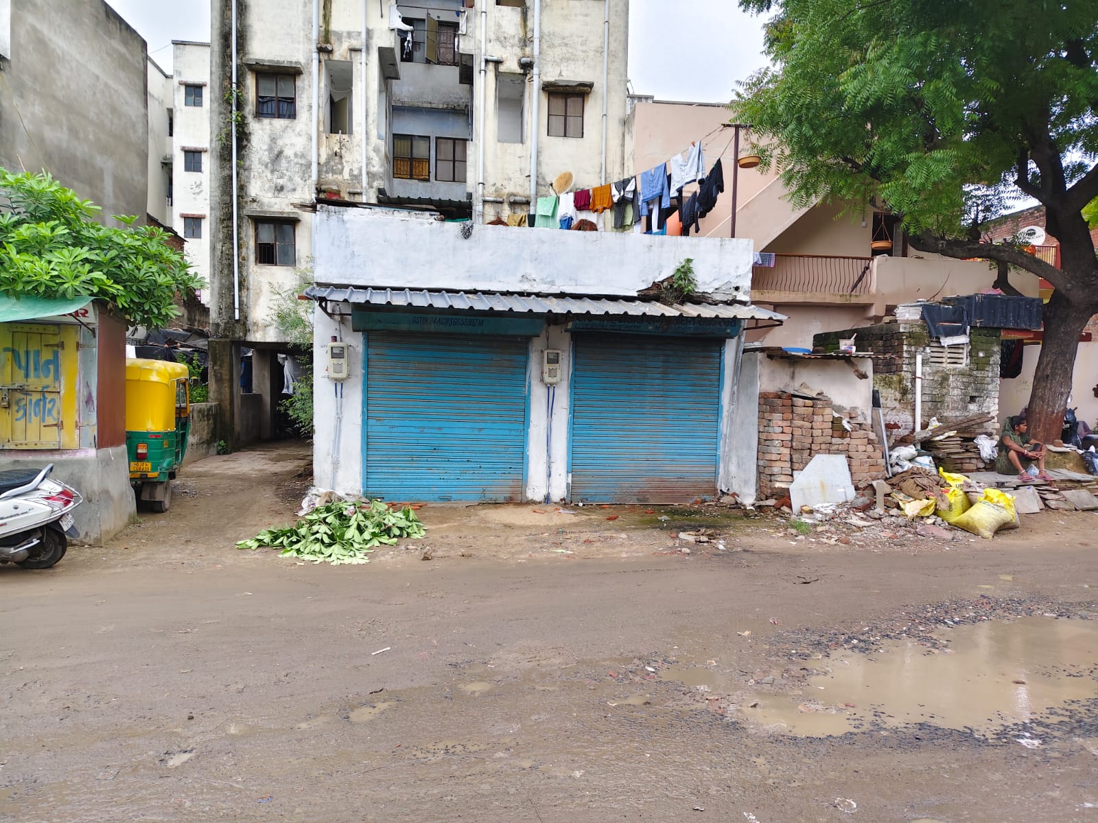 Showroom 800 Sq. Ft. Showroom Ground Floor for Sale in Vejalpur Ahmedabad - Media 4