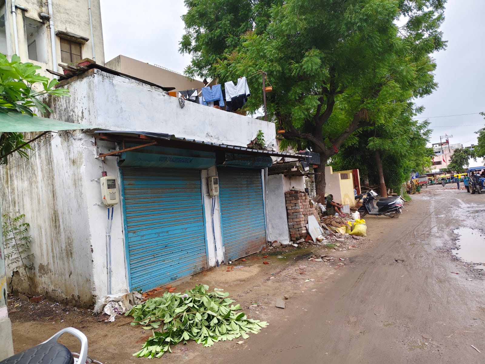 Showroom 800 Sq. Ft. Showroom Ground Floor for Sale in Vejalpur Ahmedabad - Media 5