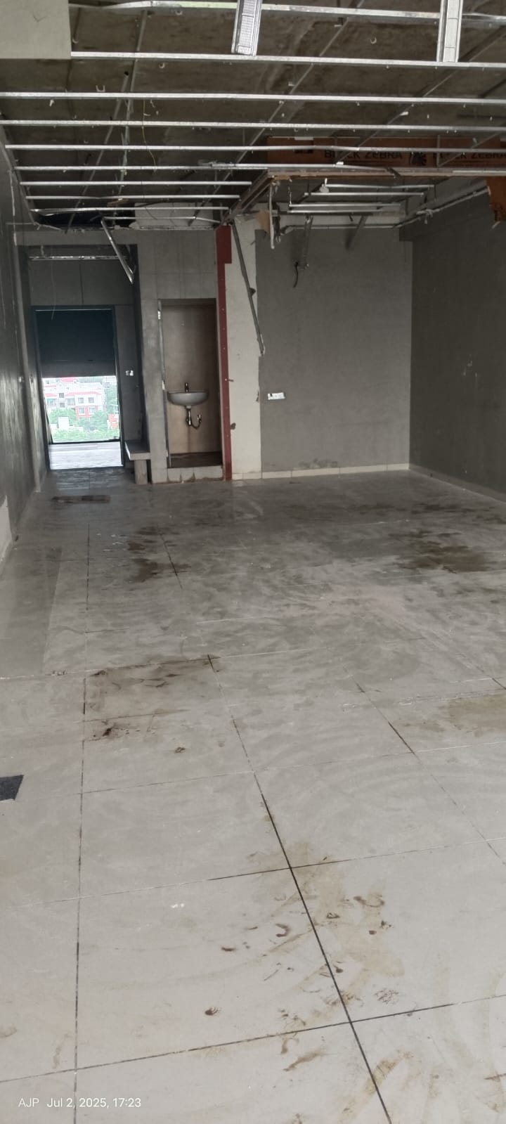 Office 1051 Sq. Ft. Commercial Office for Rent in Thaltej Ahmedabad