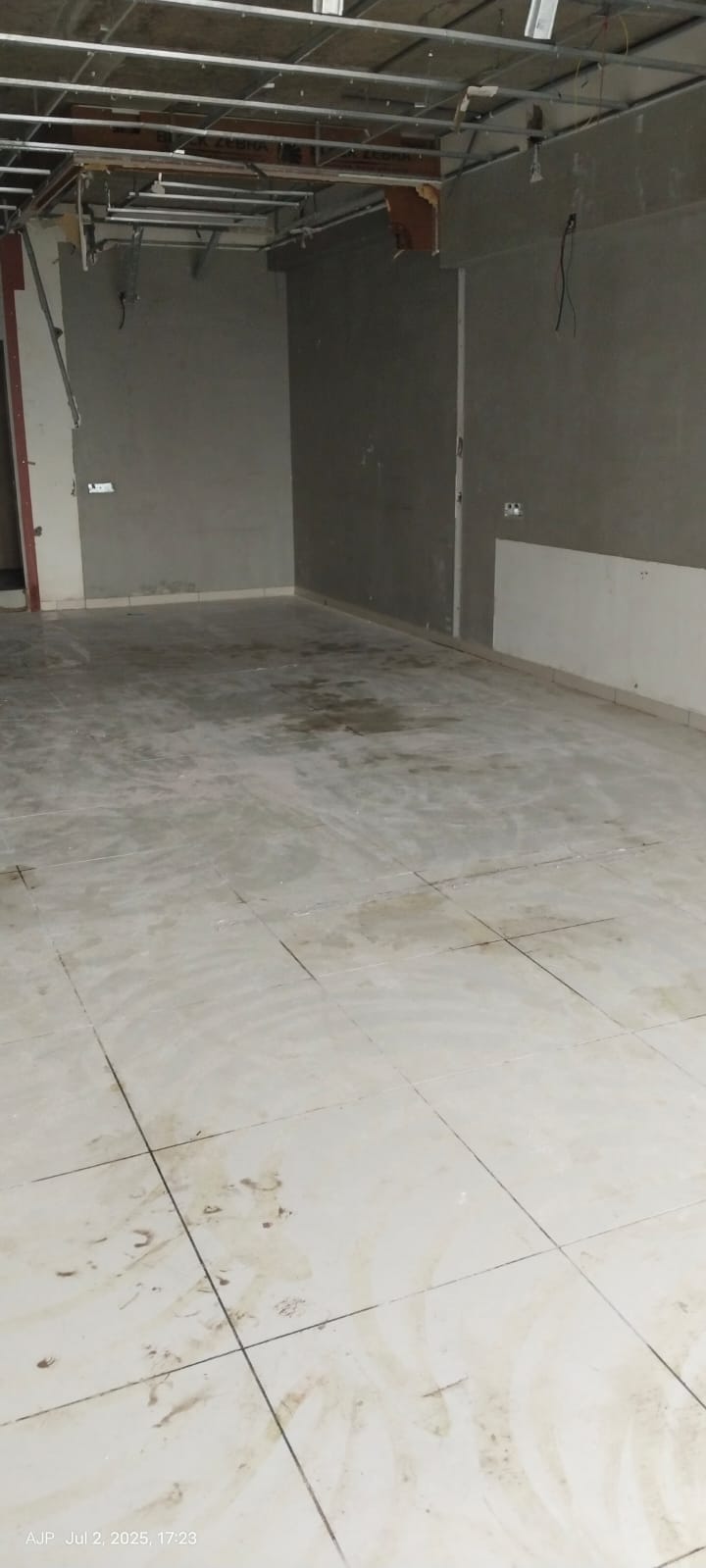 Office 1051 Sq. Ft. Commercial Office for Rent in Thaltej Ahmedabad - Media 2