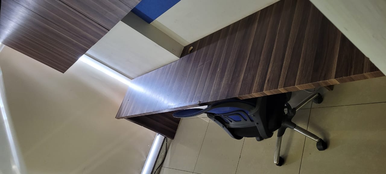 Office 1100 Sq. Ft. Commercial Office for Rent in Sg Highway Ahmedabad