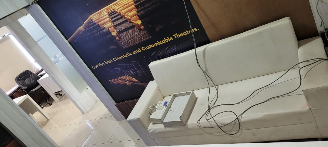 Office 1100 Sq. Ft. Commercial Office for Rent in Sg Highway Ahmedabad - Media 6