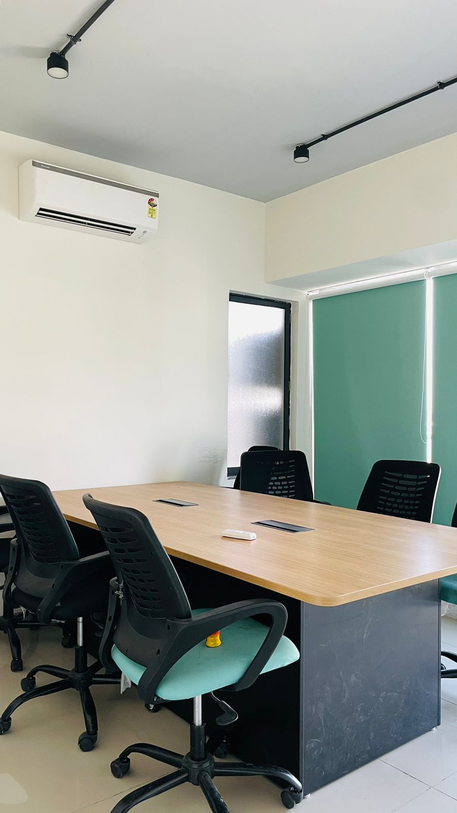 Office 2345 Sq. Ft. Commercial Office for Rent in Rajpath Rangoli Road Ahmedabad - Media 3
